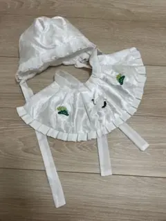 お宮参り用 ホワイトよだれかけと帽子セット