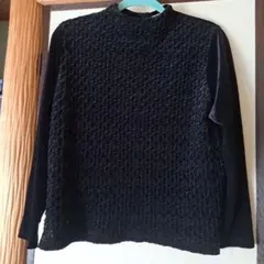 黒いベルベット風長袖ニット