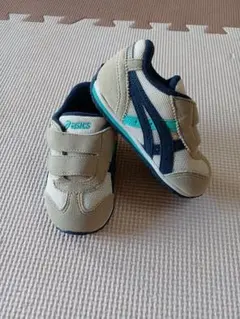 【未使用】【即納】ASICS ベビーシューズ ベージュ/ネイビー かっこいい