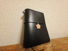 トラベラーズノート　パスポートサイズ　限定チャーム付き