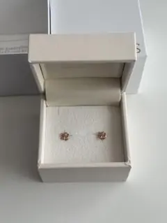 新品未使用　Samantha Tiara ピンクゴールド両耳用ピアスのサムネイル