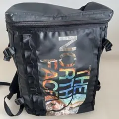 THE NORTH FACE ブラックバックパック　カラビナ付
