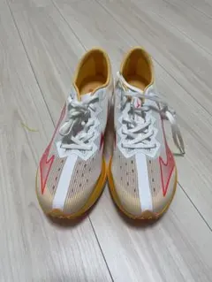 ピンク スニーカー