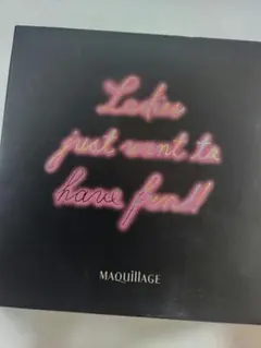 MAQuillAGE パウダーアイシャドウパレットと未使用チーク