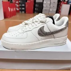 NIKE エアフォース1 DD8959-002 　新品　28.5