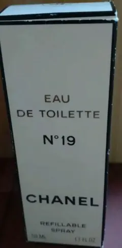 CHANEL N°19 オードトワレ 50ml リフィラブルスプレーのサムネイル