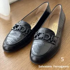 2025年最新】フェラガモ ローファー 22.5の人気アイテム - メルカリ