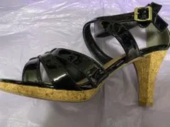 ✴️試着のみ✨歩きやすくてオシャレ❁❀リボンエナメルブラックサンダル