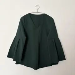 VIS トップス ダークグリーン Vネック フレアスリーブ シャツ サイズFのサムネイル