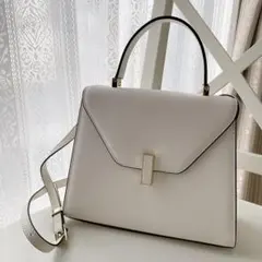 Item thumbnail for item 2552d2ef-c16e-458c-8c8c-46385b304c42