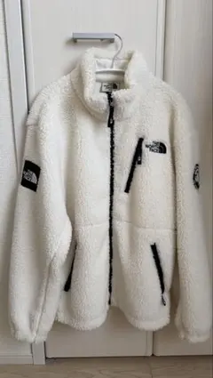 ホワイト ダウンジャケット