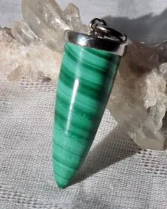 マラカイト・円錐形ペンダントpn01
