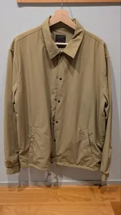 ベージュ ナイロンジャケット