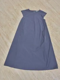 ESSEN グレー フレンチスリーブワンピース