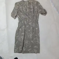 シルク花柄グレーベージュ七分袖ラップドレス