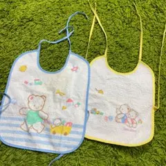 ファミリアfamiliar スタイ　エプロン2枚