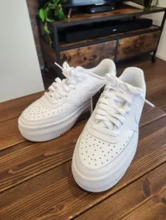 週末限定大幅値下げ中【未使用】NIKE コートビジョン アルタ【23.5cm】