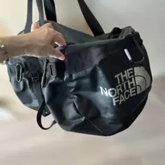 大容量ザノースフェイスブラックダッフルバック