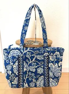 Vera Bradley キルティングトートバッグ　花柄のサムネイル