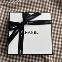 CHANEL ギフトボックス リボン付き