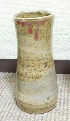 風情のある筒型の花瓶 フラワーベースのサムネイル