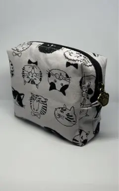 サニタリーポーチ　ミニポーチ　ポーチ　ハンドメイド　猫柄