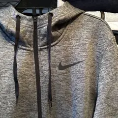 NIKE Therma-FIT フルジップパーカー グレー Mサイズのサムネイル