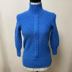 ケーブル編みハイネックセーター 水色