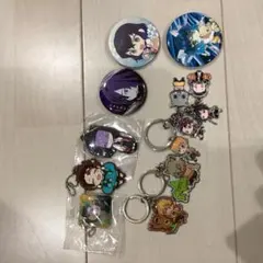 鬼滅の刃　キーホルダー、缶バッチ　竈門炭治郎、伊黒小芭内、我妻善逸、伊之助