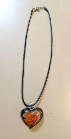 ハート型オレンジ花模様ペンダントネックレス