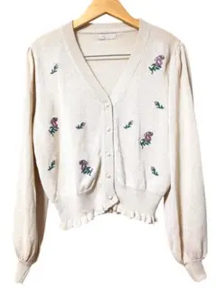 axes femme POETIQUE　刺繍入りライトベージュカーディガン