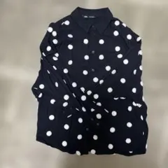 黒シャツレディース