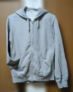 GU　グレー フルジップ フード付き パーカー