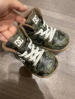 DC Shoes キッズ スニーカー カモフラージュ柄 ハイカット　美品　12のサムネイル