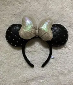ミニーマウス カチューシャブラックレザー風 パールデザイン パーク限定