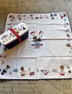 美品！スヌーピー PEANUTS SPORTS 弁当箱 ランチクロスセットのサムネイル
