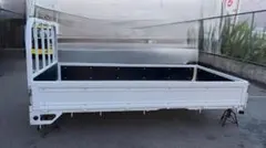 日産アトラス F25 4WD2トン荷台 平ボディ トラック部品 アオリ付き