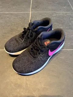 NIKE ブラック✖️ピンク スニーカー 23.5cm