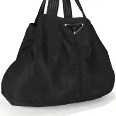 美品✨ PRADA ナイロン トートバッグ 大容量 A4 PC 収納 肩掛けのサムネイル