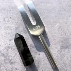 【最強魔除け！早い者勝ち】クリスタルチューナー　音叉　天然石　モリオン　ポイント