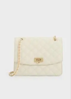 新品未使用 Charles & Keith キルトチェーンストラップバッグ