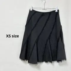 フレアスカート　XS ブラック　斜め切り替えデザイン　デニム風　フリンジ