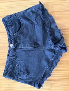 H&M DIVIDED ブラック デニム ショートパンツのサムネイル