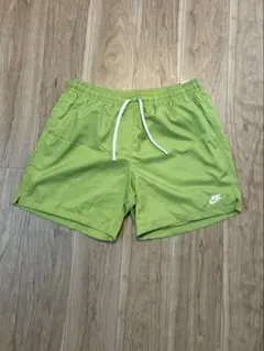 グリーン ショートパンツ