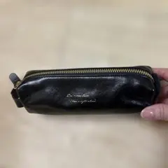 黒いレザーペンケース ゴールドファスナー