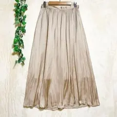 a995ジーユー サテンエアリーロングフレアスカートＬ