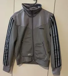 adidasトラックジャケット