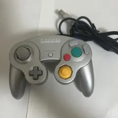 Nintendo ゲームキューブコントローラー　シルバー
