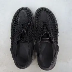 KEEN UNEEK ブラック スポーツサンダル
