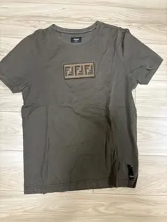 Fendi ロゴ入り カーキTシャツ　女子もいけますのサムネイル
